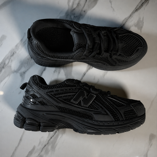 Lydia Trainer - Black