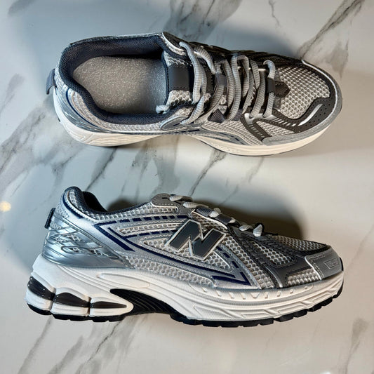 Lydia Trainer - Silver