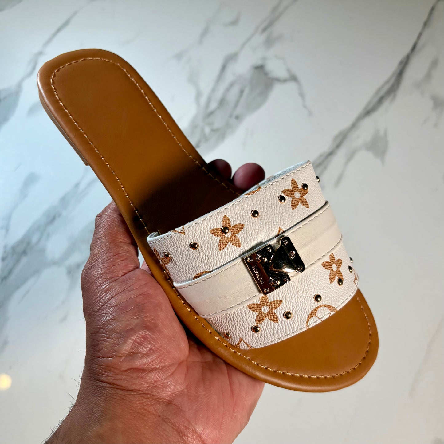 Kimmy Sandal - White