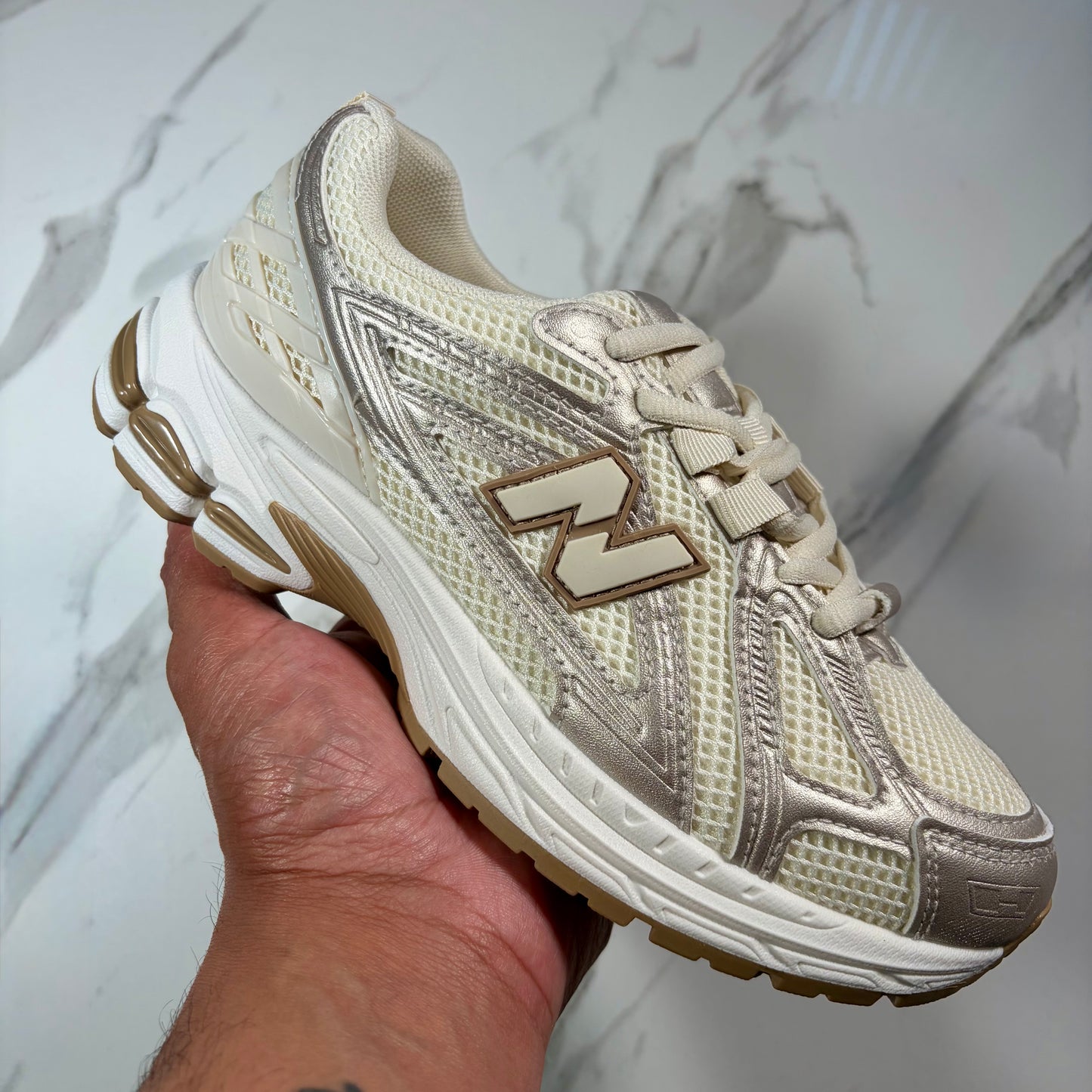 Lydia Trainer - Khaki/Gold