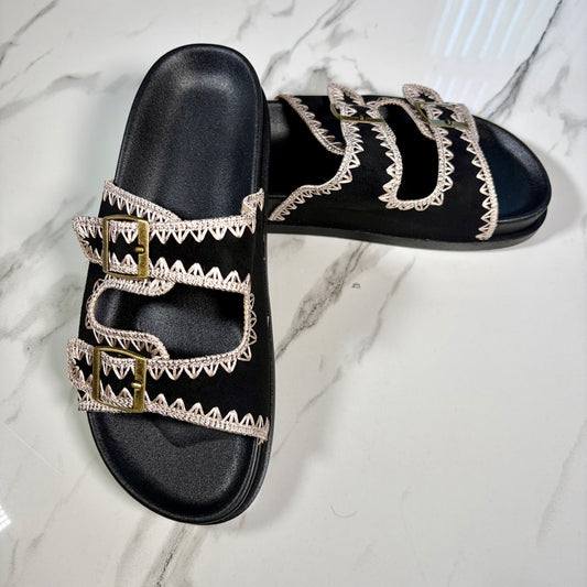 Unity Buckle Slide - Black