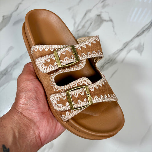 Unity Buckle Slide - Camel